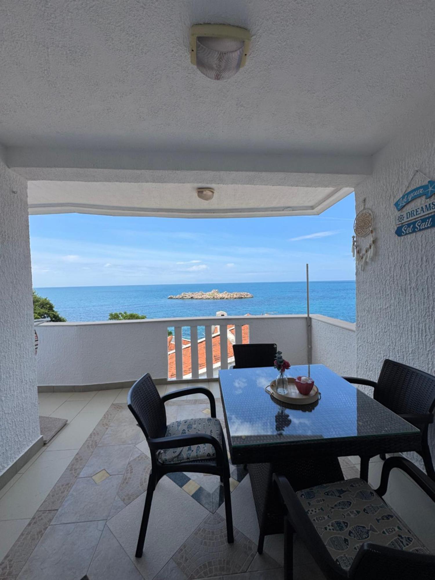 Pine&Sea Beach Retreat Sveti Stefan Exterior foto